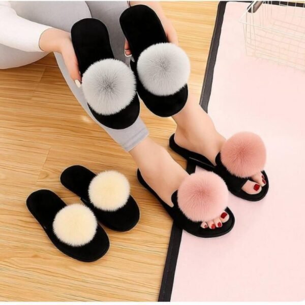 سليبر شتوي ناعم بفرو فخم وكورة كبيرة انيقة