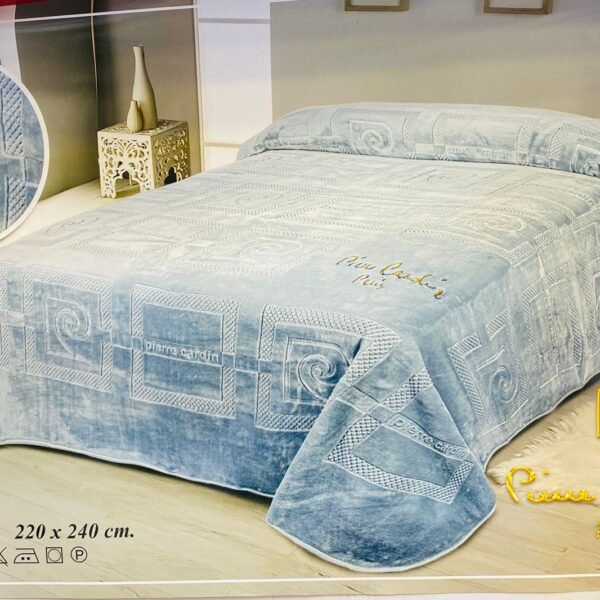 بطانية بير جاردن كبير مطرز (371)