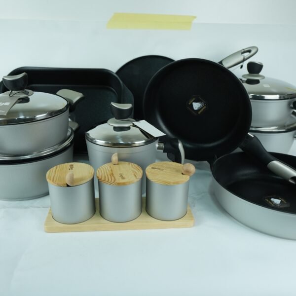 طقم حلل 18 قطعه غطاء استانلس 5086 جيجلي سيلفر