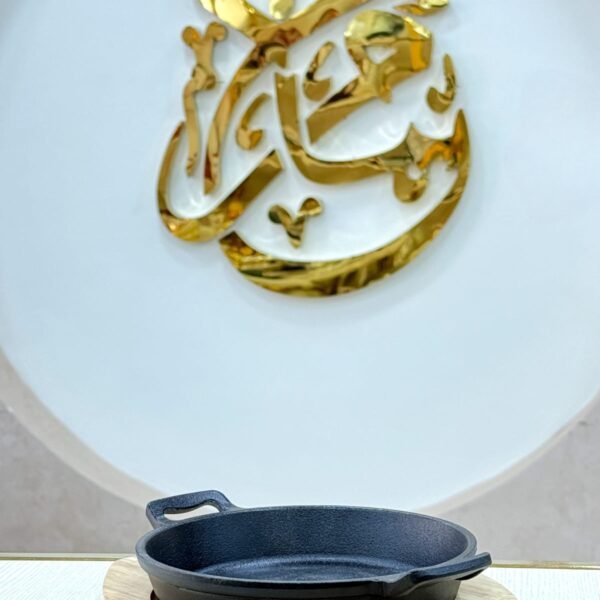 طاجن زهر علي قاعده خشب